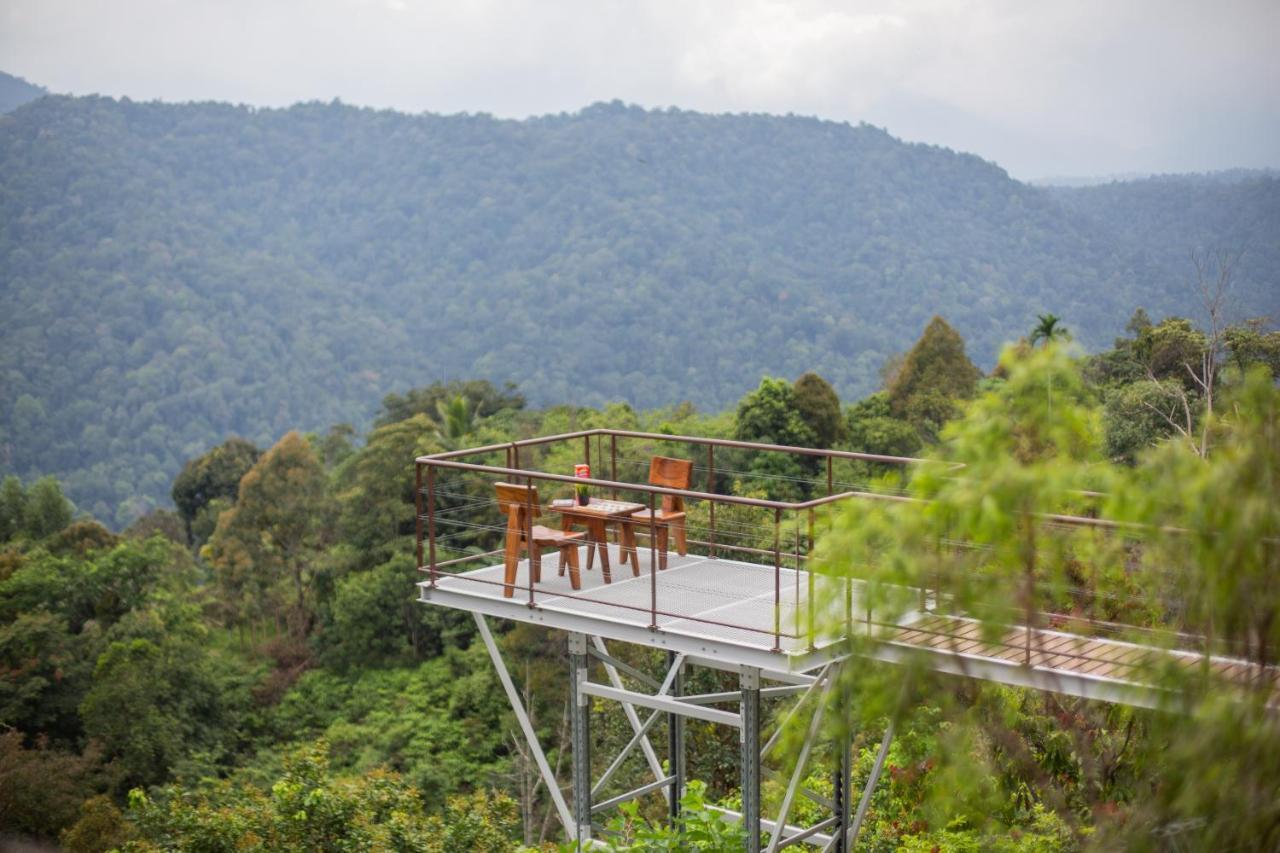 Red House The Garden Stay In Bukit Tinggi By Play ベントン エクステリア 写真