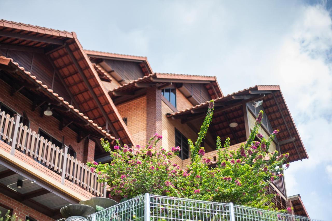 Red House The Garden Stay In Bukit Tinggi By Play ベントン エクステリア 写真